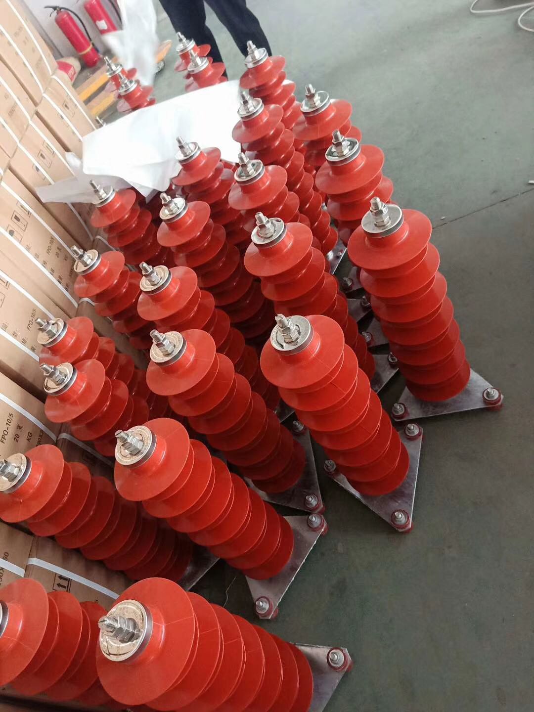 金屬氧化物無間隙避雷器HY10W系列詳解 守護電力系統安全的關鍵衛士